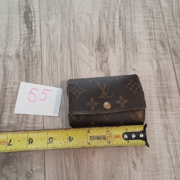 LOUIS VUITTON Monogram Multicles 6 Key Case - Picture 10 of 11